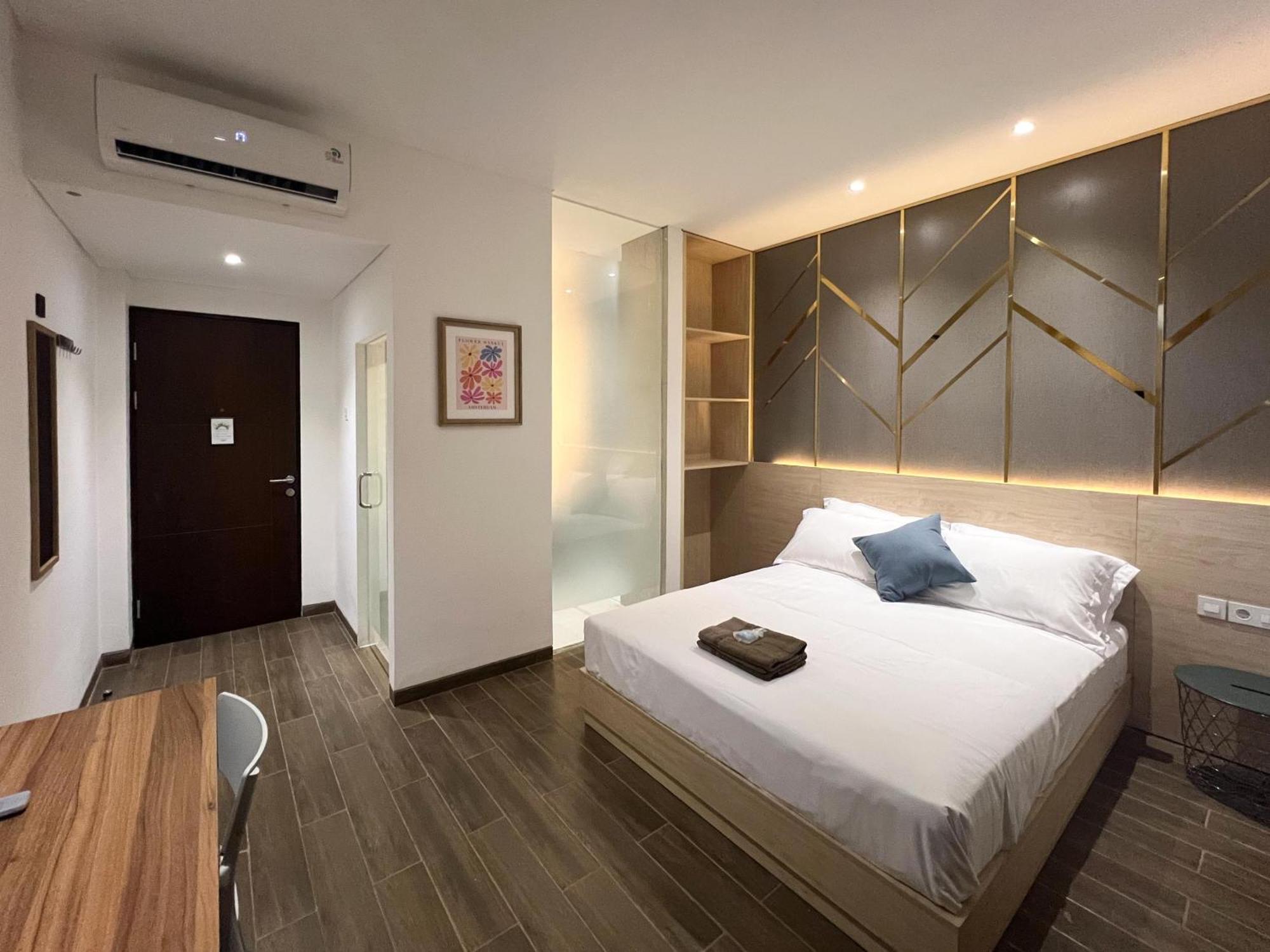 Box Hotel 2*